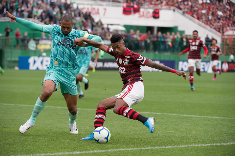 Federação Catarinense de Futebol repudia erros do VAR contra seus filiados