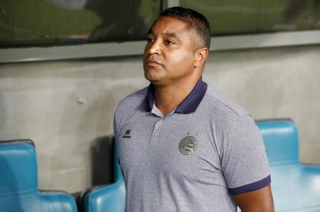 Técnico do Bahia elogia postura do time em campo contra o Athletico PR