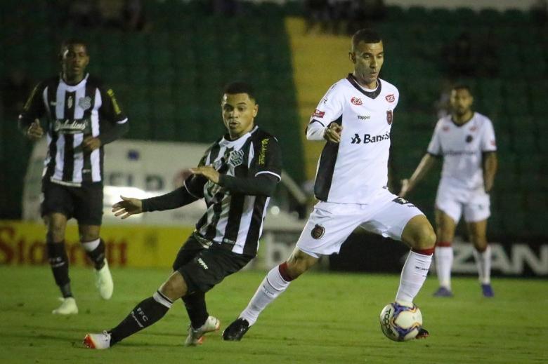 Brasil quer a primeira vitória contra catarinenses na Série B. (Foto: Jonathan Silva / Brasil)