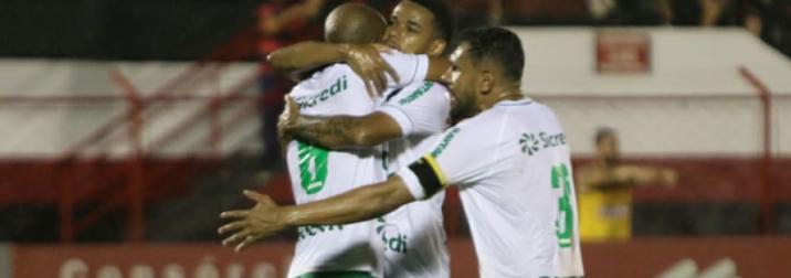 Abraços para Paulinho, autor do empate do Cuiabá