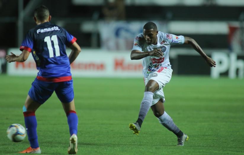 Paraná bateu o Operário e entrou de vez na briga pelo G4 da Série B. (Foto: Operário / Divulgação)