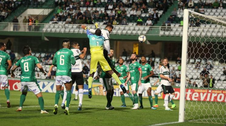 Em falha de Klever, Coritiba vence Guarani no Couto Pereira - Raphael Brauhardt / Coritiba