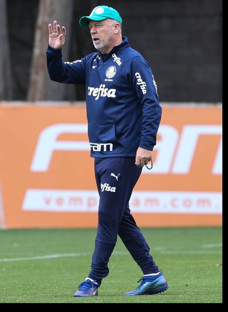 Mano encerra preparação para clássico com treino fechado e clube adota o silêncio