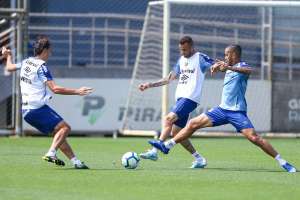 Com retorno de zagueiro, Grêmio encara Ceará para se aproximar do G6