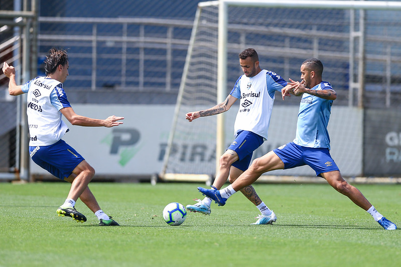 Com retorno de zagueiro, Grêmio encara Ceará para se aproximar do G6