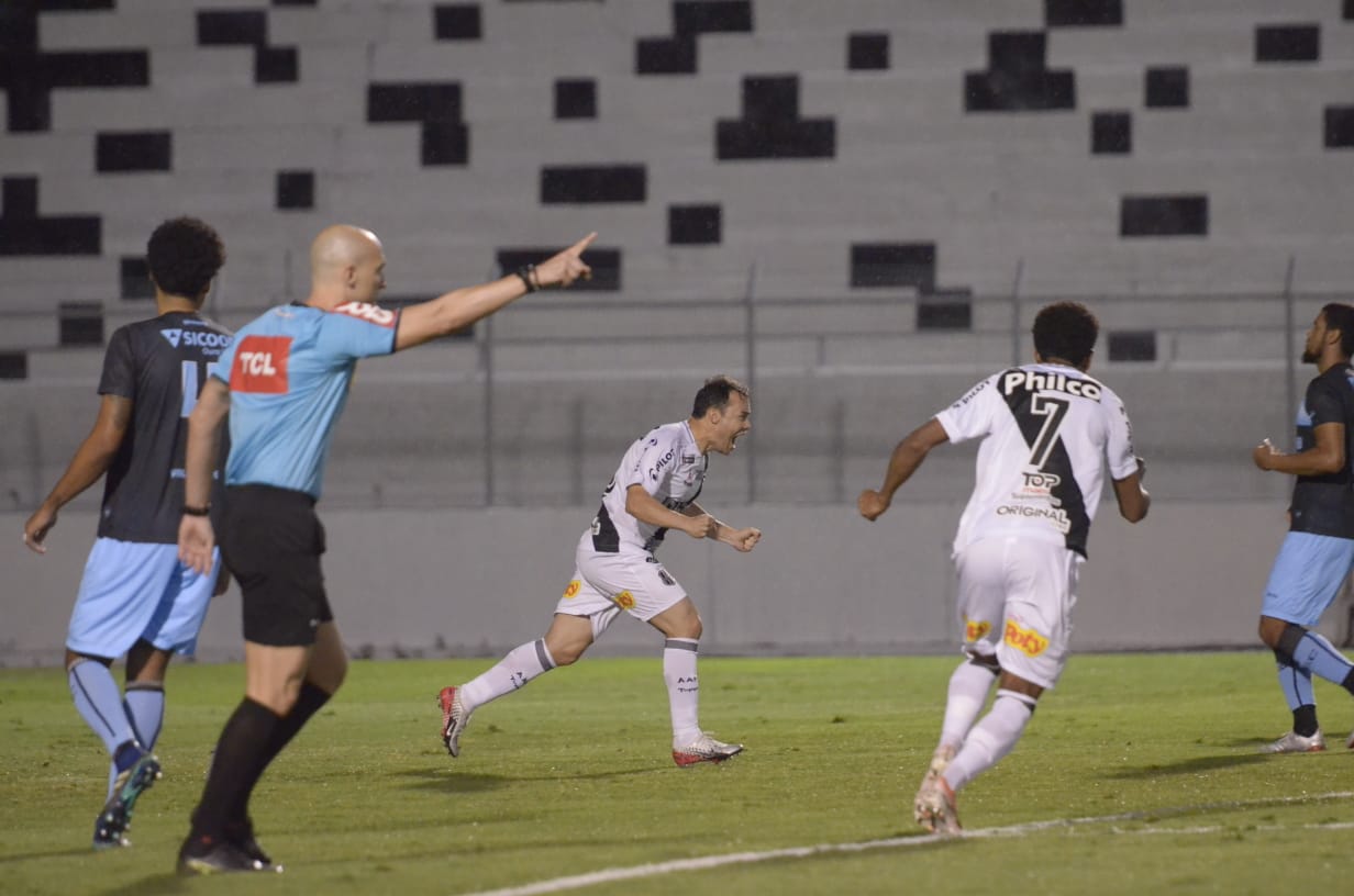 Série B: Após primeiro gol, Renato Cajá ganha elogios de Kleina: ‘Craque do elenco’