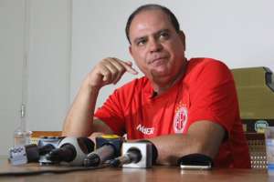 De olho em 2020, técnico campeão brasileiro pelo Brusque é apresentado no América de Natal