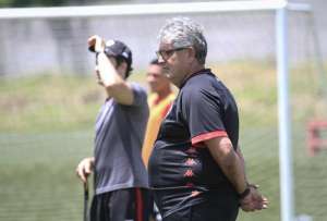 Geninho terá que superar desfalques para manter Vitória fora da degola