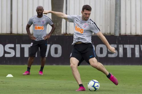 Boselli cobra melhora do Corinthians e não garante permanência em 2020