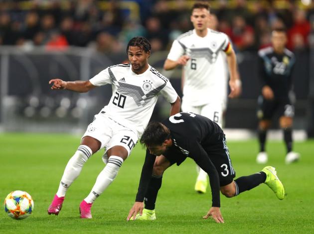 Com grande atuação de Gnabry e Alario, Argentina e Alemanha empatam por 2 a 2