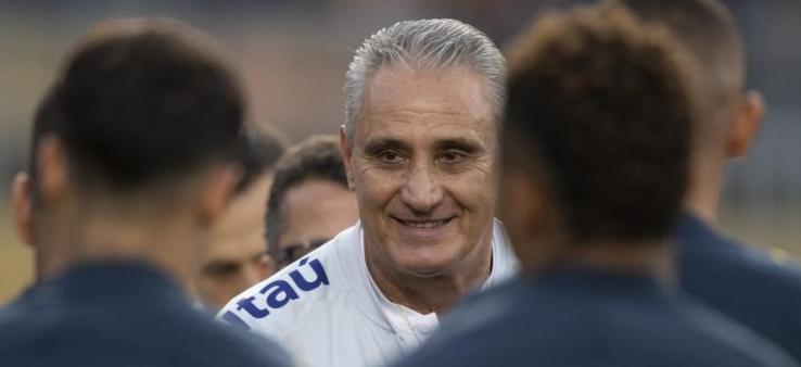 Tite defendeu Neymar e elogiou Mané. (Foto: Lucas Figueiredo / CBF)