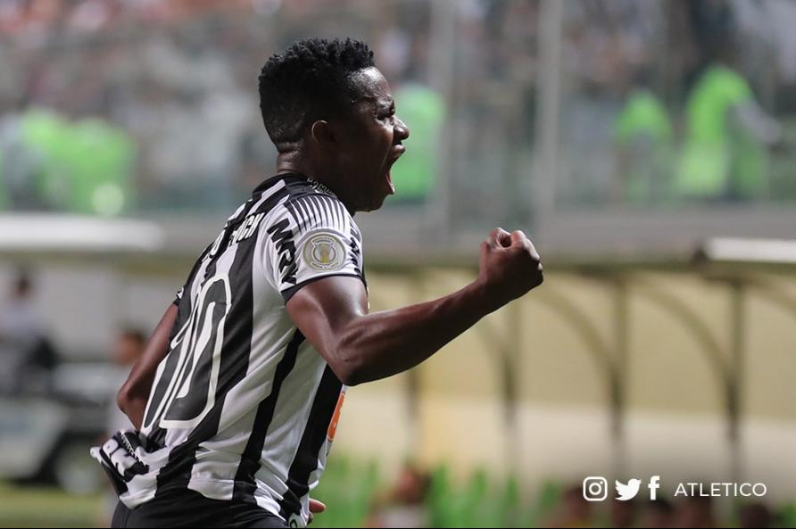 Desfalcado, Atlético-MG repete esquema para conter mais um candidato ao título