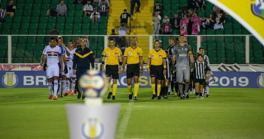 Série B: ​Figueirense destoa na acirrada briga contra o rebaixamento. Veja números