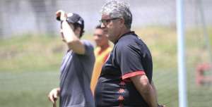 Vitória tenta estancar a sangria fora de casa para se distanciar da degola