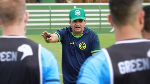 Técnico culpa ‘erros defensivos’ para Goiás perder 100% no returno
