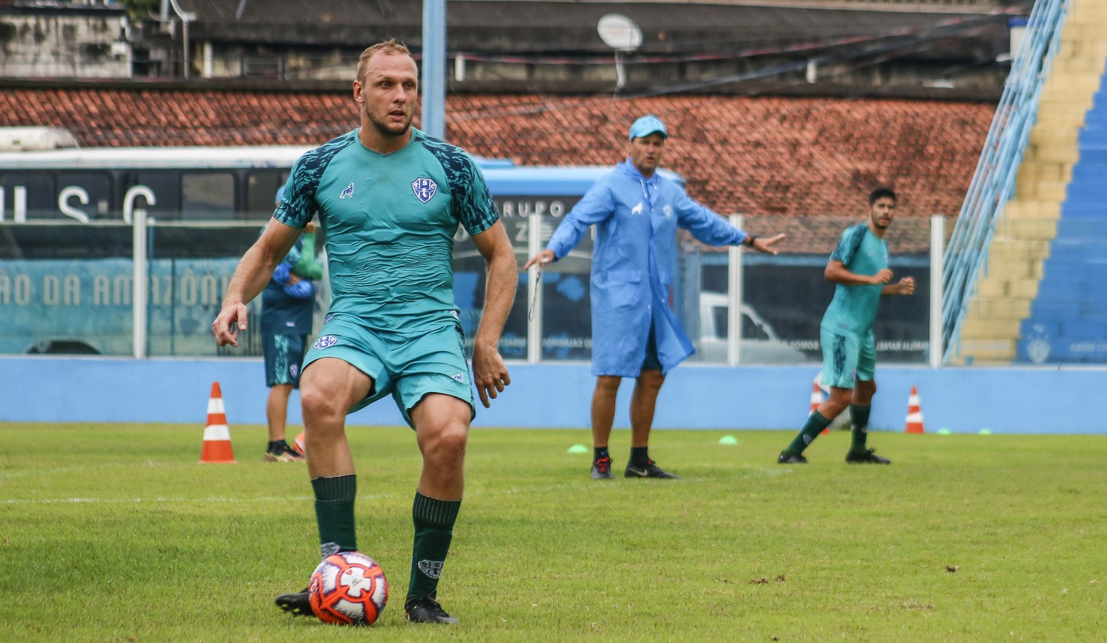 Paysandu acerta duas renovações e já soma cinco saídas do elenco