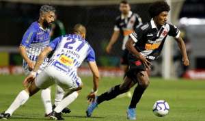 BRASILEIRÃO: Líder vence pela 11.ª vez em casa e vê no retrovisor a esquadra paulista