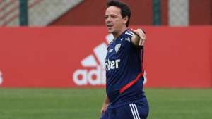 Fernando Diniz projeta evolução de Alexandre Pato no São Paulo