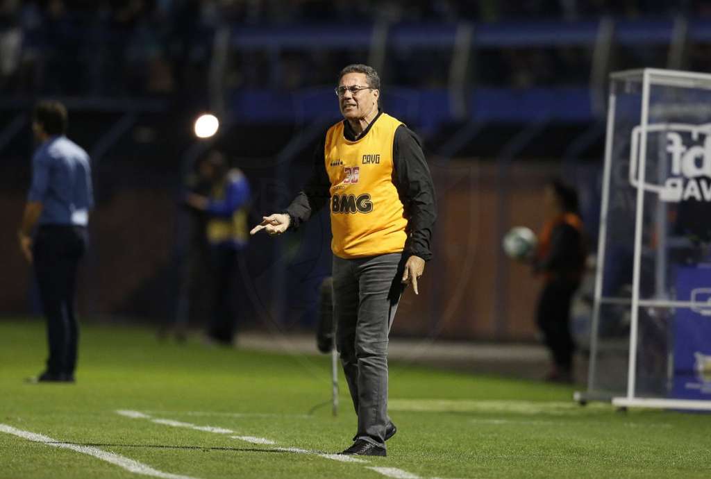 Desgastado, Vasco deve ter mudanças e até jogadores poupados contra o Fortaleza