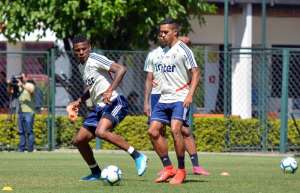 Disputa pelo G4 e última chance de briga pelo título: tudo sobre São Paulo x Corinthians