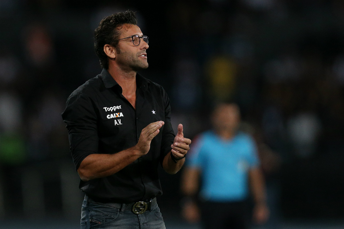 Após deixar o Avaí, Alberto Valentim é anunciado como novo técnico do Botafogo