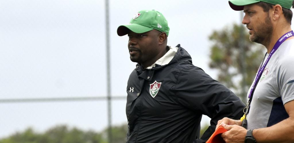 Marcão sofre com desfalques e ainda não sabe quem escalará na vaga de Ganso