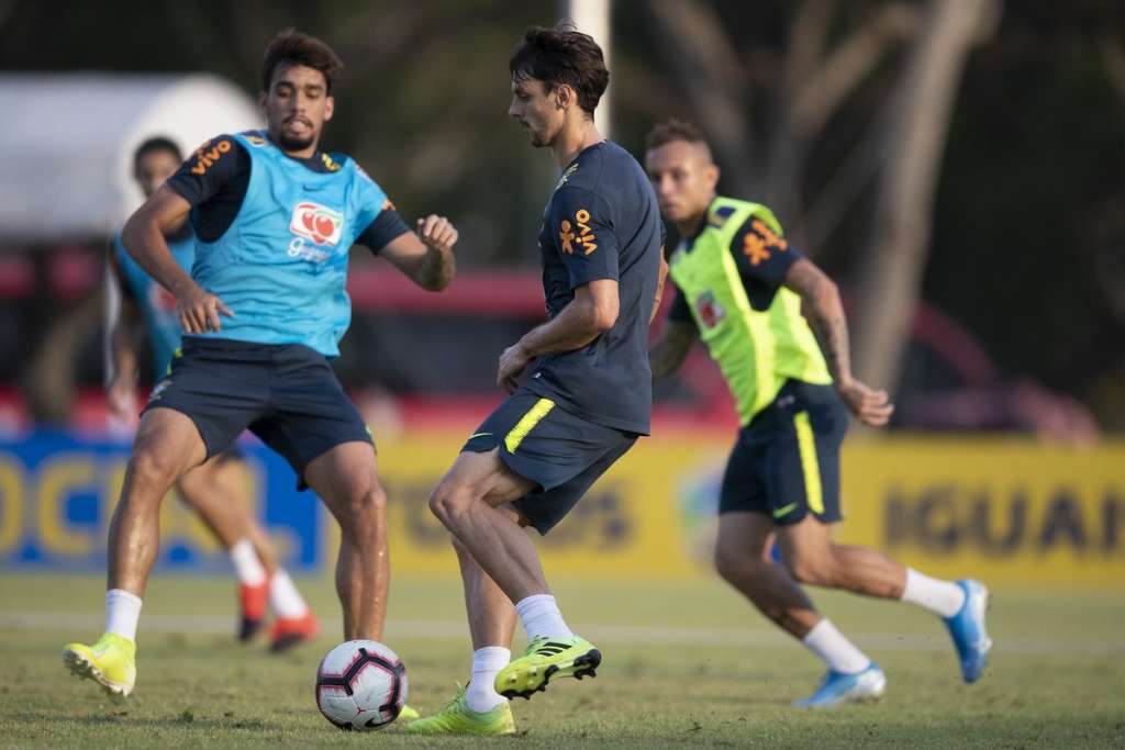 Em treino, Tite saca Coutinho e Alex Sandro para as entradas de Everton e Lodi 2 0002050422111 img