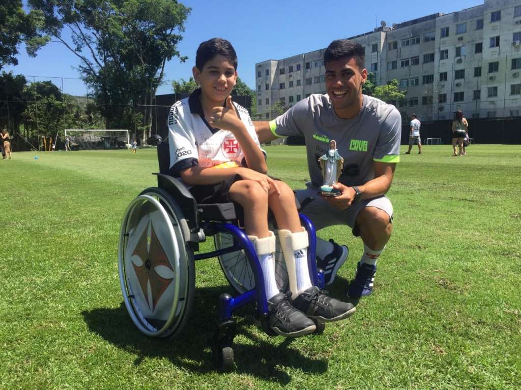 Vasco fecha preparação para o duelo com o Fortaleza com treino leve e cheio de crianças
