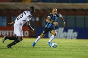 Atacante não treina e aumenta lista de baixas do Grêmio contra o Atlético-MG