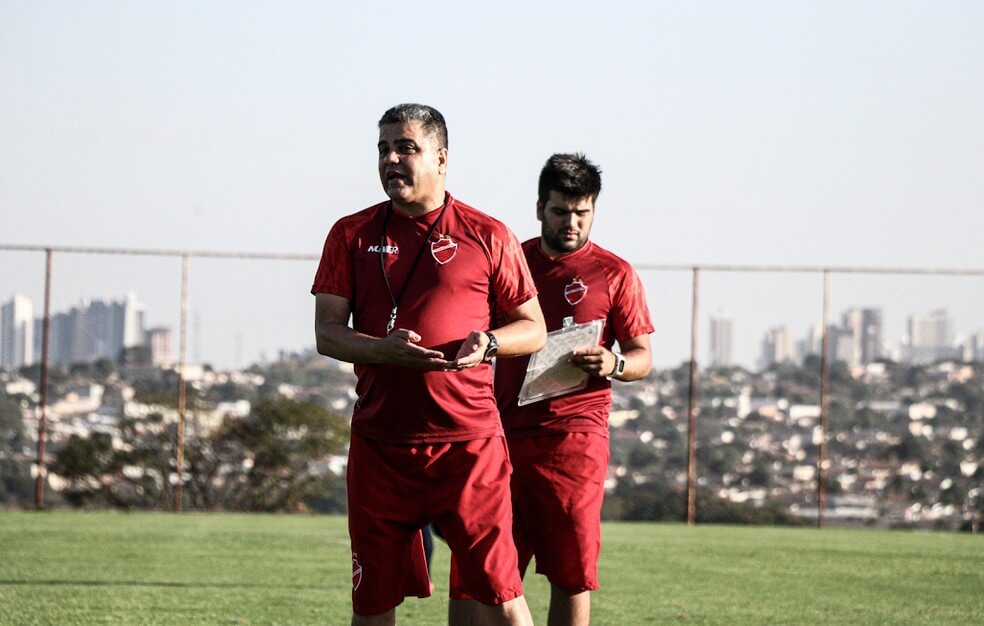 Série B: CRB anuncia contratação de ex-treinador do Guarani