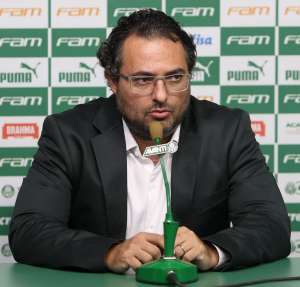 Presidente do Palmeiras defende Mattos em caso do aluguel de funcionários