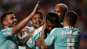 Na contramão dos rivais, Palmeiras deixa os jogadores da base de lado