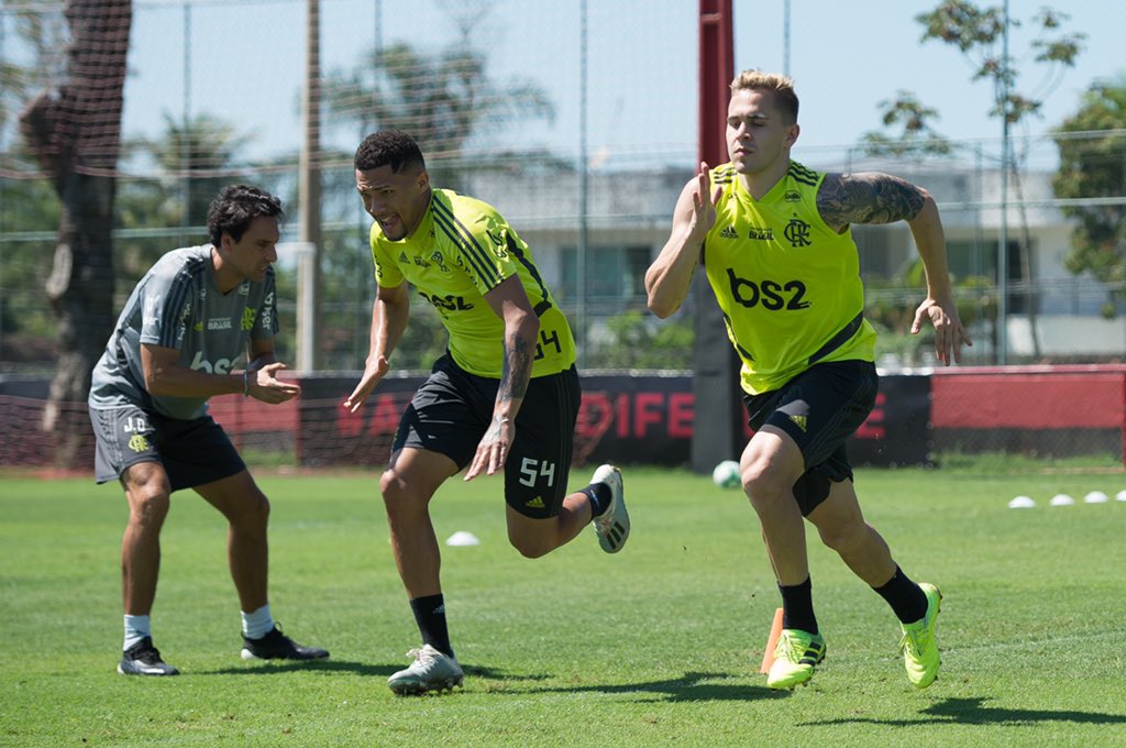 Imparável, Flamengo visita o Athletico-PR para manter larga vantagem na ponta