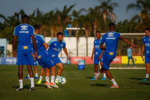 Desesperado, Cruzeiro encara lanterna Chapecoense em duelo direto contra a queda