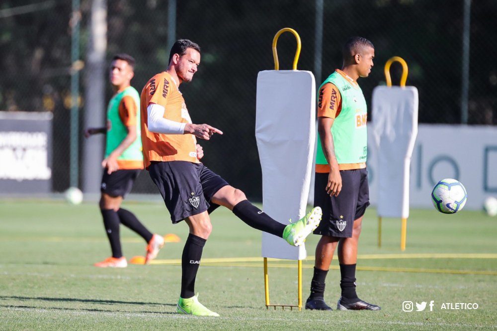 Em crise, Atlético-MG pode desfazer esquema defensivo para voltar a vencer