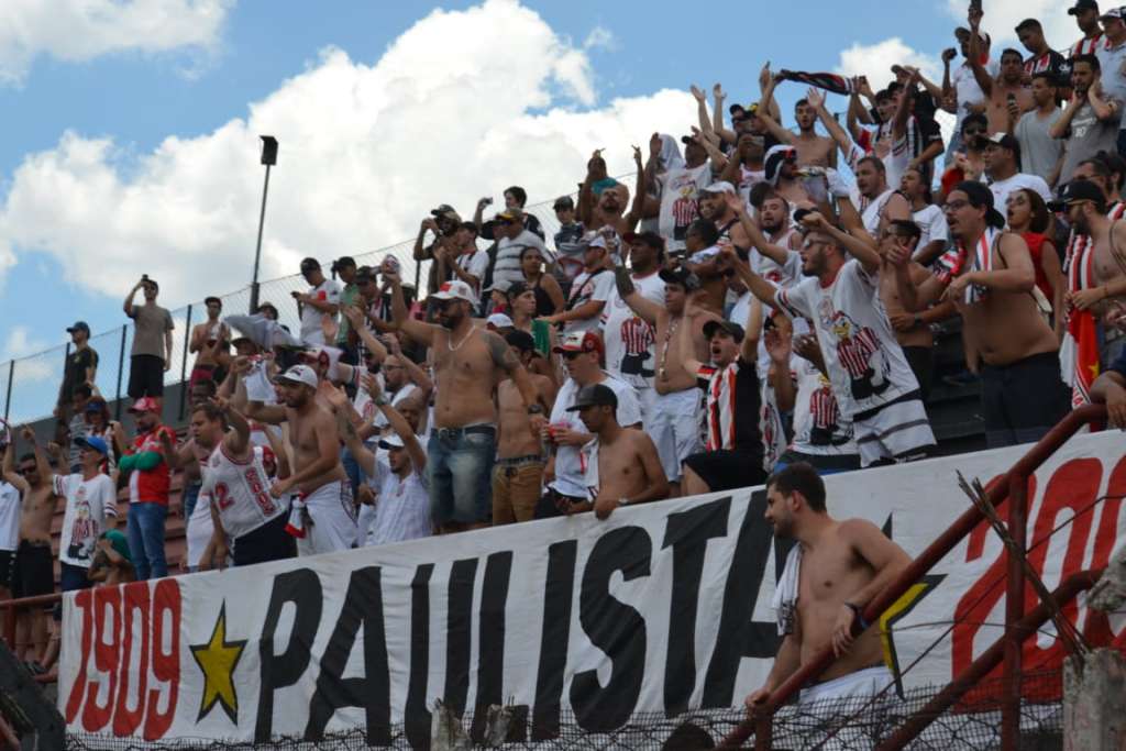 Torcedores do Paulista também marcaram presença. (Foto: Gustavo Amorim / Paulista)