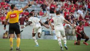 BRASILEIRÃO: Flamengo mantém vantagem, São Paulo vence Majestoso e Grêmio no G6