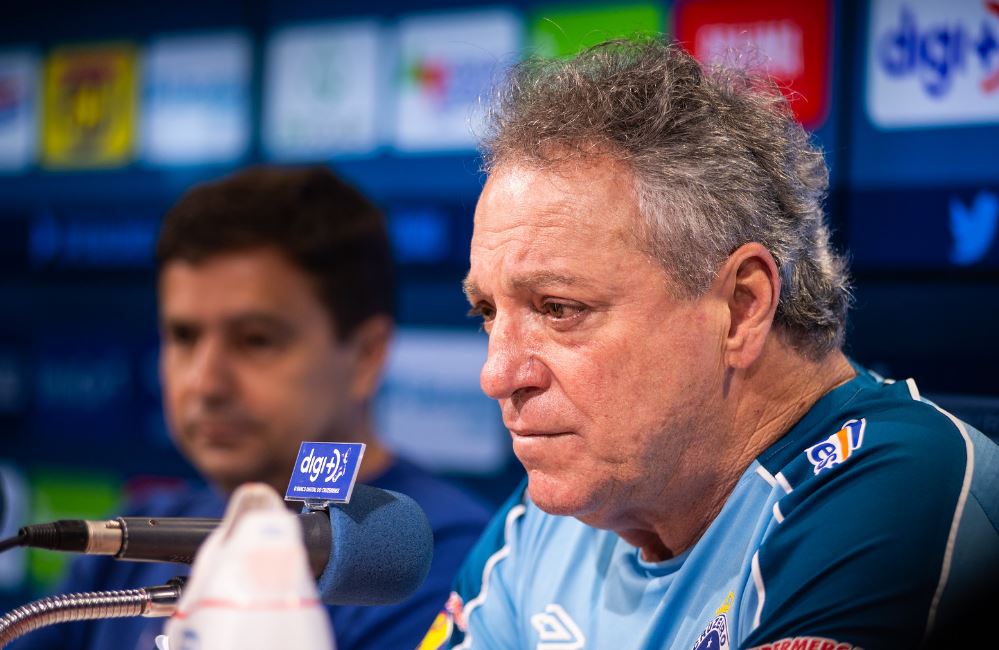 Decepcionado, Abel lamenta chances perdidas e vê Cruzeiro prejudicado pelo VAR