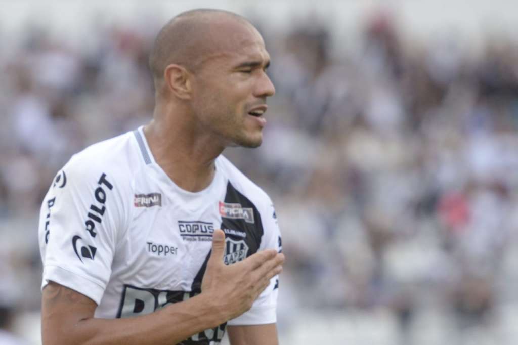 Roger tem dez gols pela Ponte Preta e entra na briga pela artilharia da Série B - Álvaro Júnior / PontePress