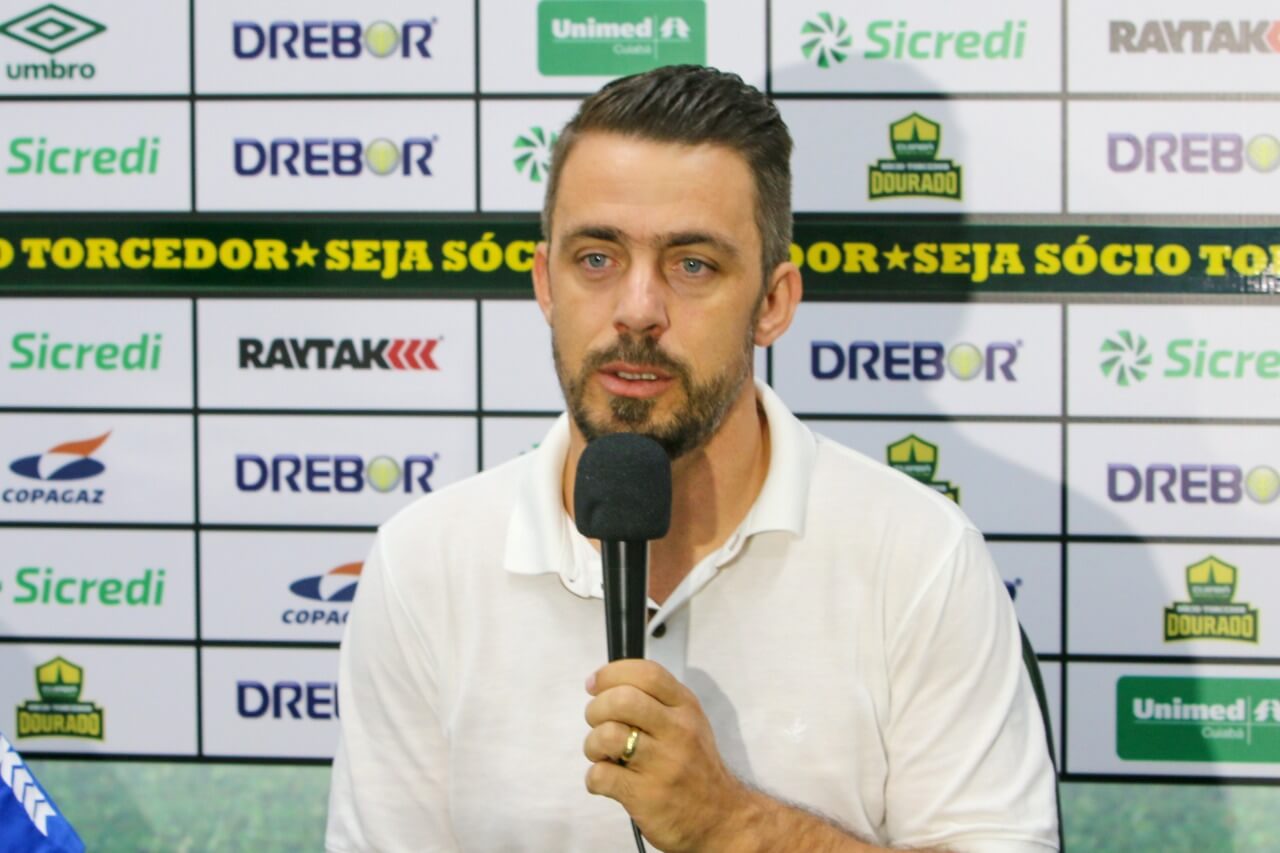 Série B: Após trocar de treinador, Cuiabá anuncia saída de dirigente