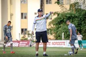 Desejado por Santa Cruz e mais três clubes, técnico renova com o Sampaio Corrêa