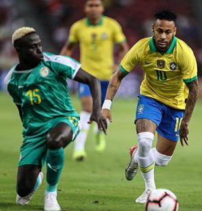 PSG confirma lesão muscular e Neymar vira desfalque por um mês