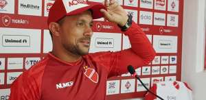 Série B: Bancado pela diretoria, interino busca 1ª vitória no Vila Nova