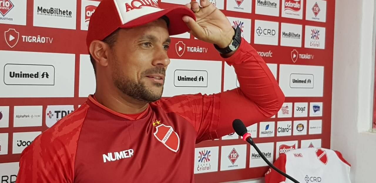 Série B: Bancado pela diretoria, interino busca 1ª vitória no Vila Nova