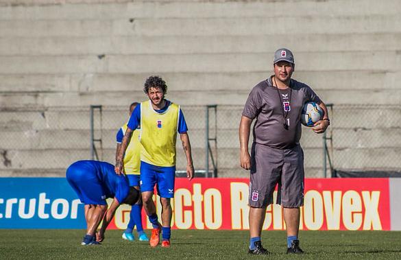 Matheus Costa ganha reforços para melhorar desempenho do Paraná em casa