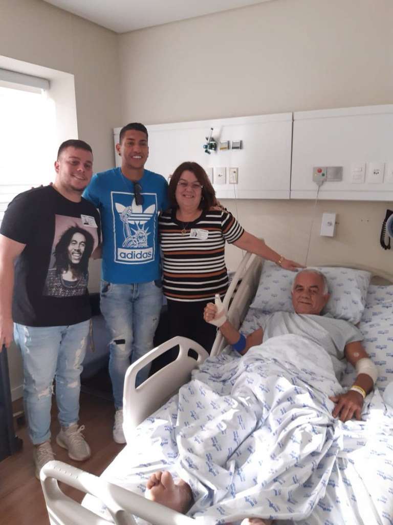 Ralf faz visita a idoso atropelado e ajuda em transferência hospitalar