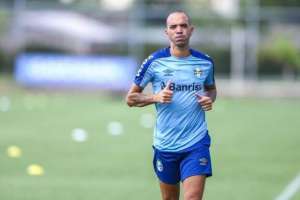Após 'descanso', Diego Tardelli retorna ao ataque do Grêmio contra o Bahia