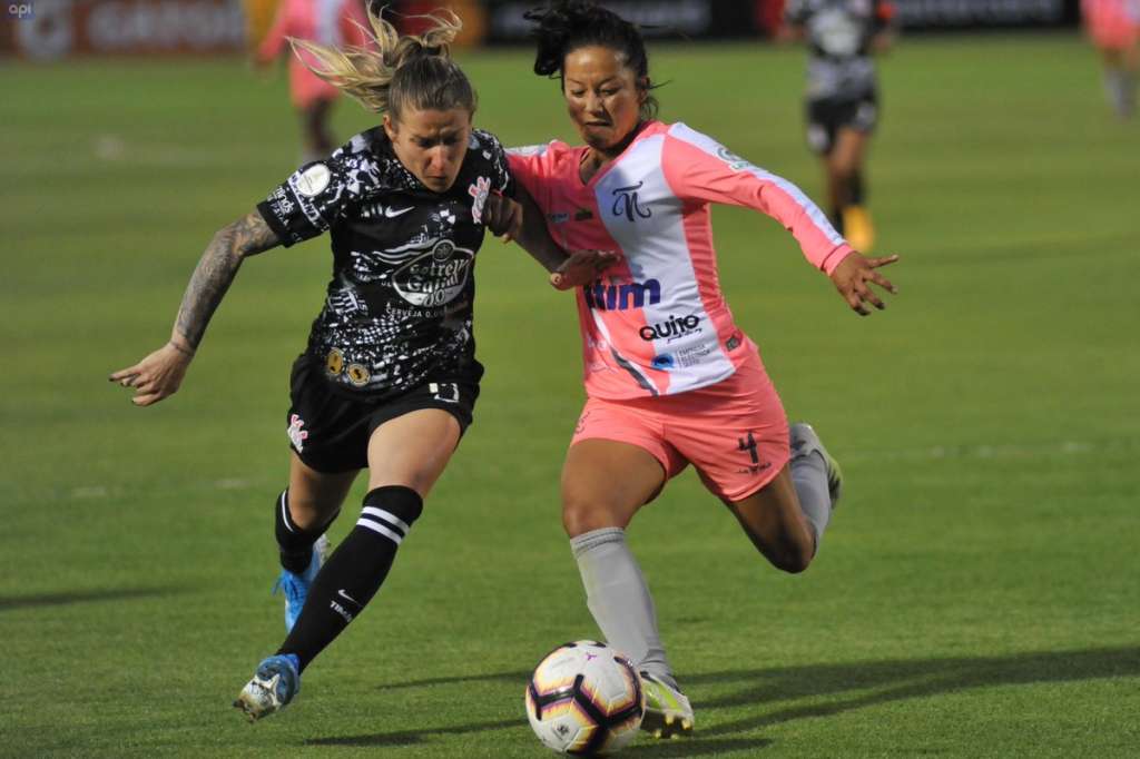 Corinthians fez três no 1º tempo e vence na estreia da Libertadores