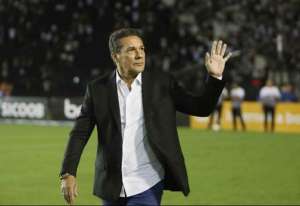 Guarín participa de jogo-treino e pode ser relacionado no Vasco para clássico