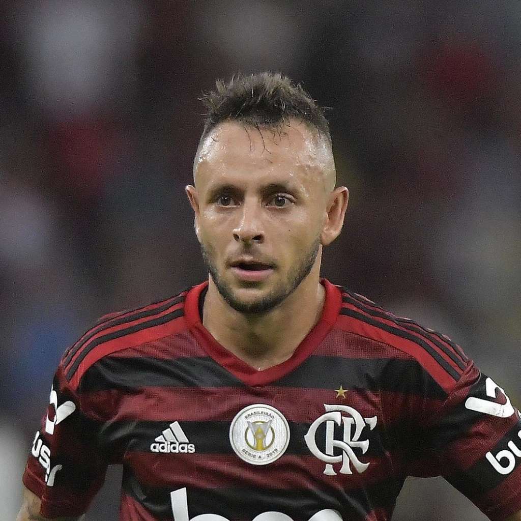 Após cirurgia bem-sucedida, Rafinha se reapresentará ao Fla na quinta-feira